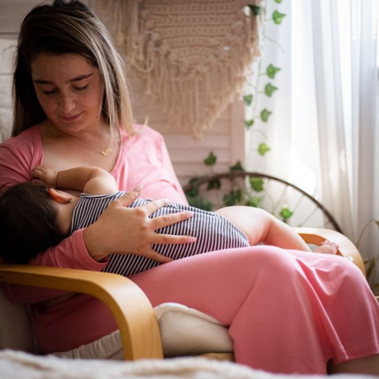 Rochie de noapte și alăptare cu capse din Tencel Roz