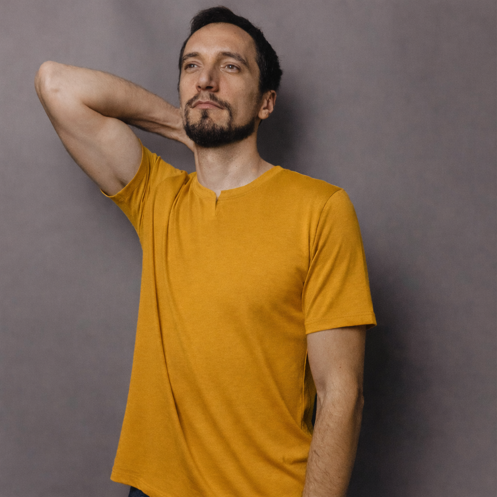 tricou barbati tencel cu deschidere discreta