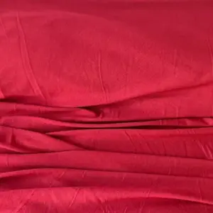 Material Tencel rosu inchis premium utilizat pentru haine dama Melissas