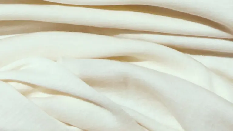 Material lână merinos Ivory 200gsm Melissas Material din lână merinos ivory 200gsm Melissas cu textură fină și naturală