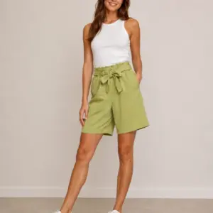 Pantaloni scurți damă din Tencel verde cu cordon detașabil Melissas