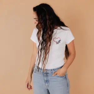 Tricou dama din Tencel cu broderie Melissas realizat din material natural respirabil