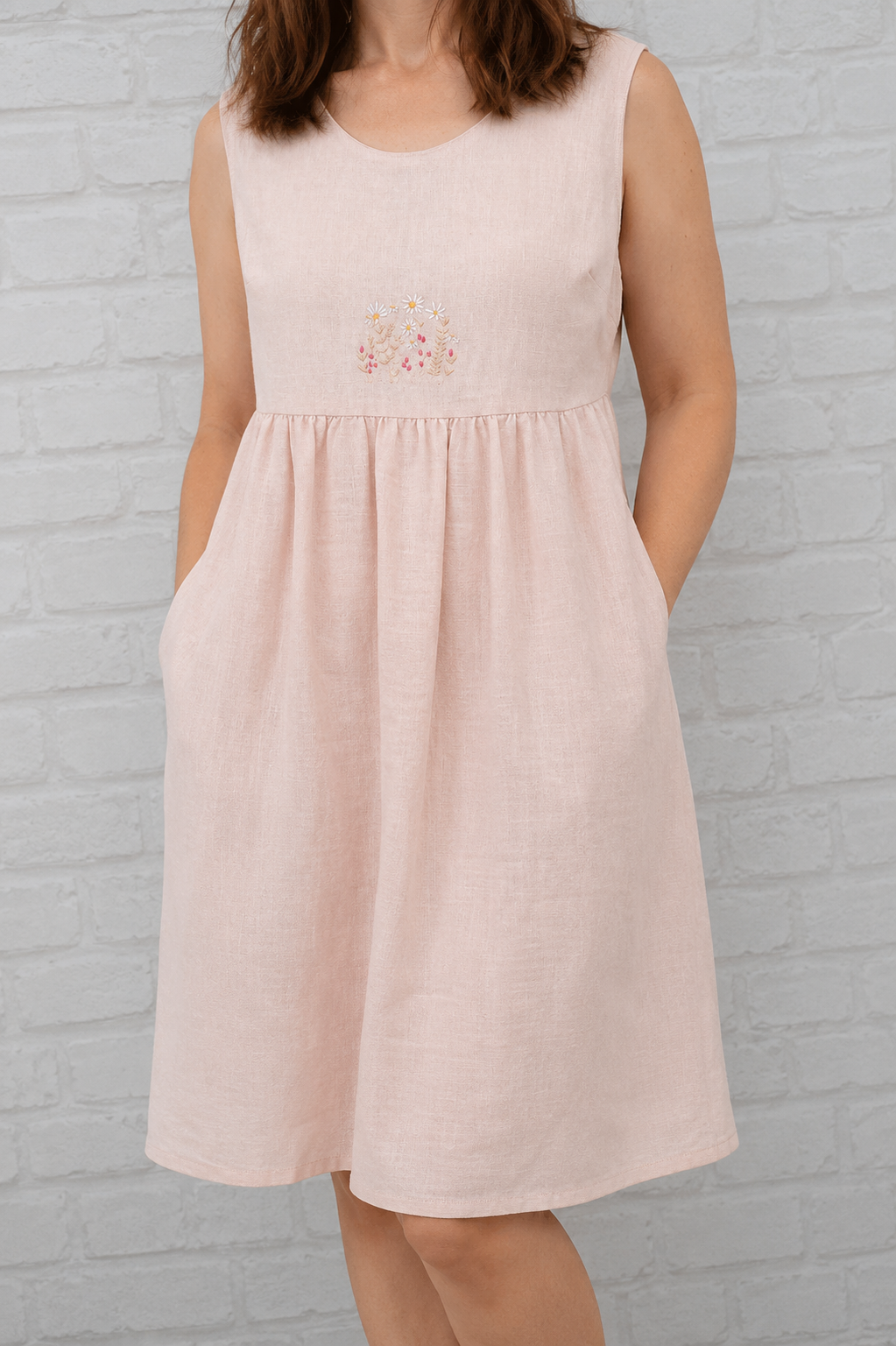 Rochie din in tesut fara maneci, cu broderie, talie sub bust