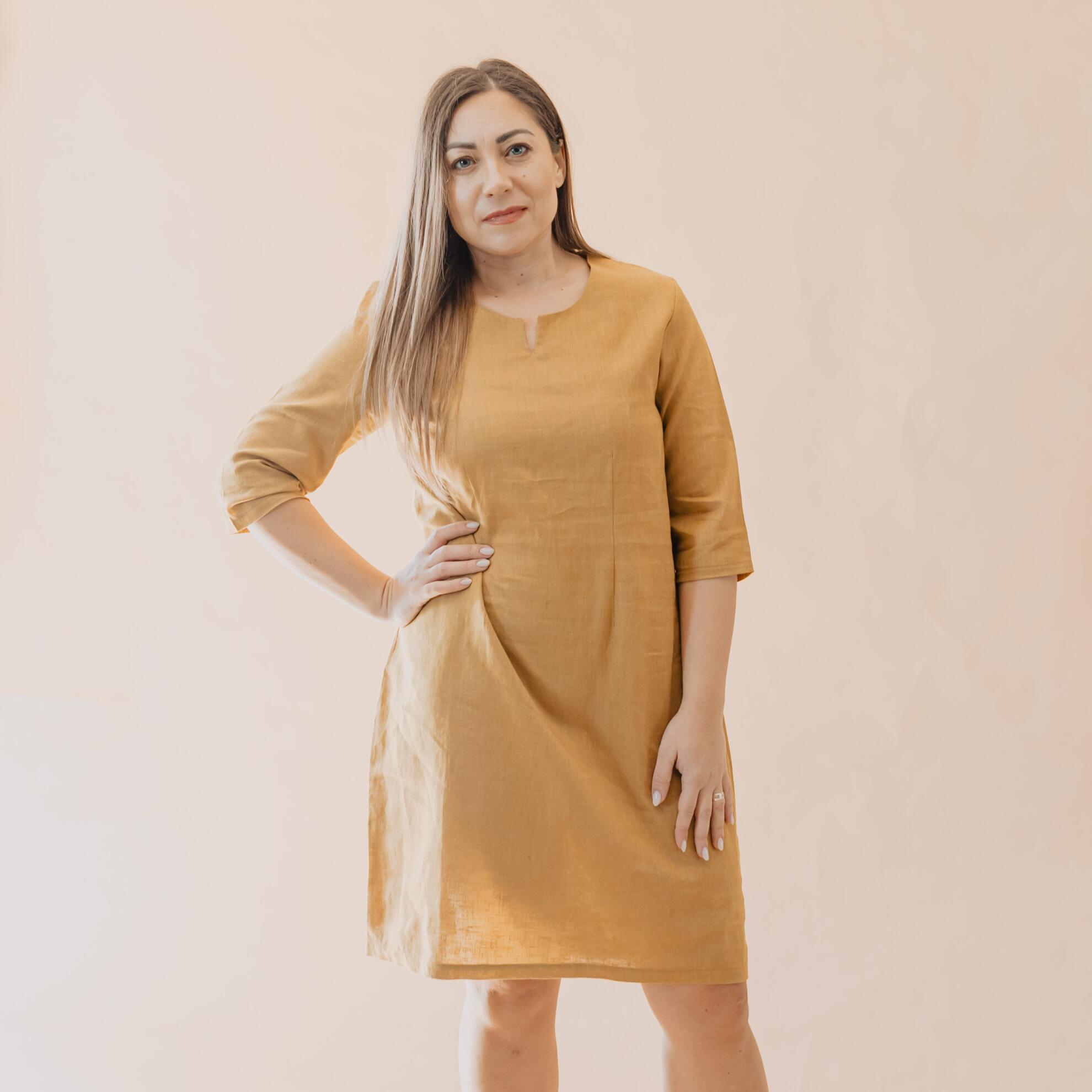 rochie in tesut cu maneci trei sferturi